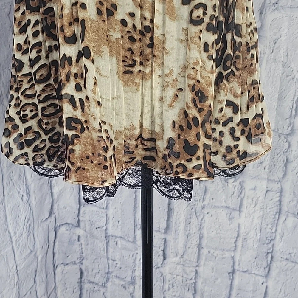 Davi & Dani Leopard Print Flowy Crinkle Lacey Blo… - image 3